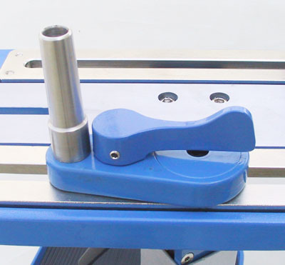 Spring-assisted  swivel clamp base